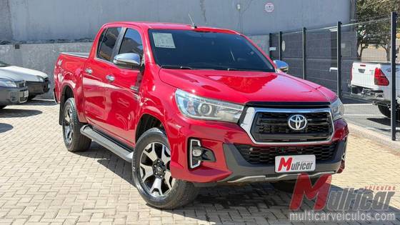 TOYOTA HILUX 2.8 SRX 4X4 CD 16V DIESEL 4P AUTOMÁTICO TOYOTA HILUX 2.8 SRX 4X4 CD 16V DIESEL 4P AUTOMÁTICO